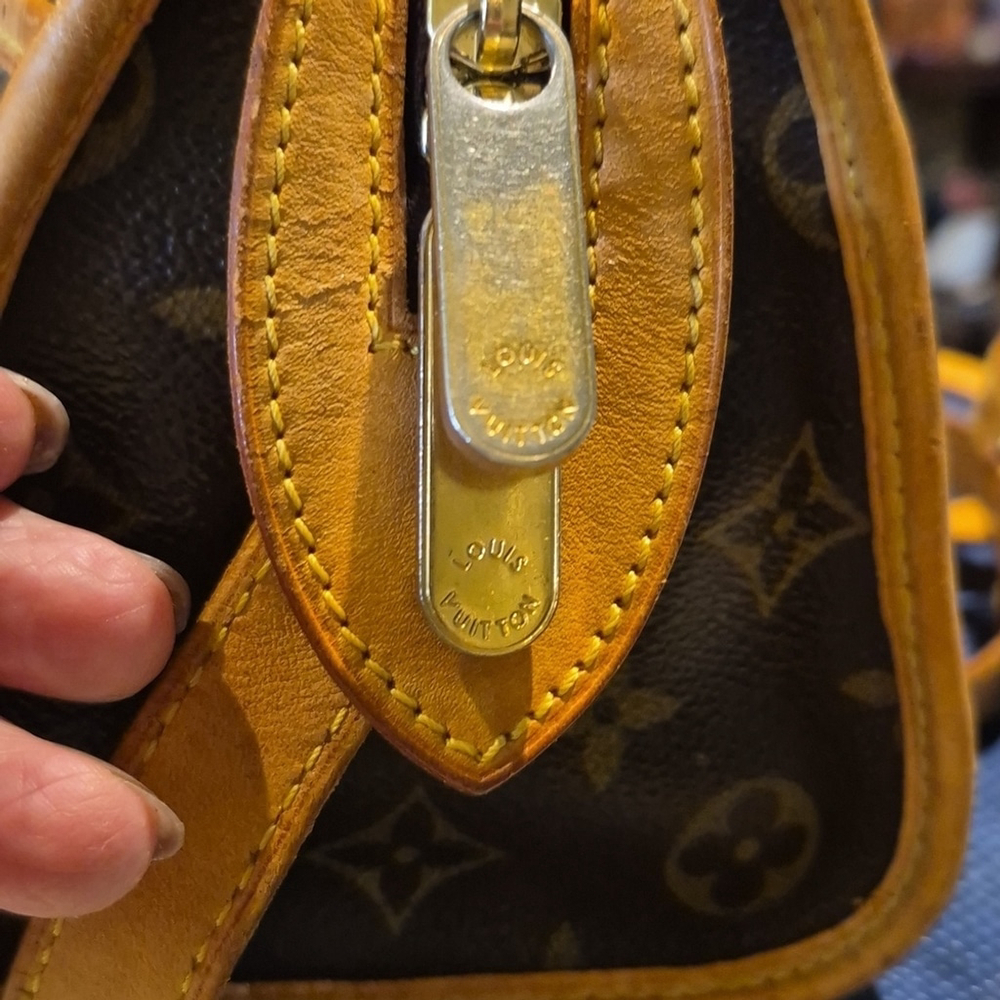 LouisVuittonPopincourt 22" Adj. CrossbodyStrap,(retired.(#1710).L12"×H.5.5"×W.5" - Picture 13 of 16